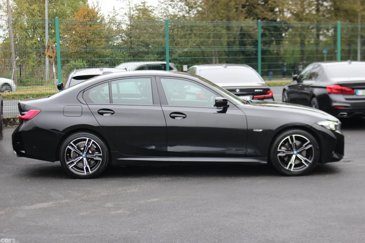 BMW 3-Series Saloon, Petrol Hybrid, 2023, Black