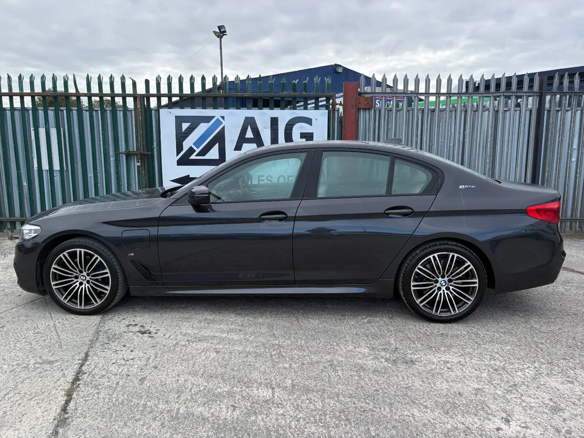 BMW 5-Series Saloon, Petrol Plug-in Hybrid, 2018, Grey