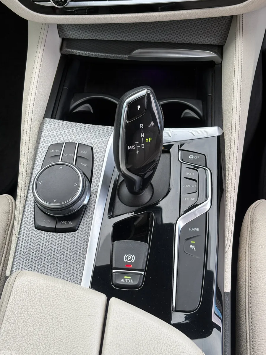 BMW 5-Series Saloon, Petrol Plug-in Hybrid, 2018, Grey