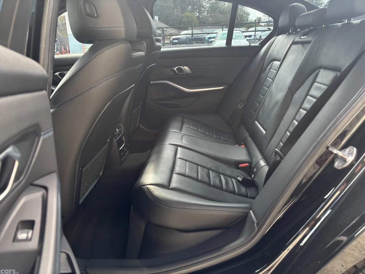BMW 3-Series Saloon, Petrol, 2019, Black