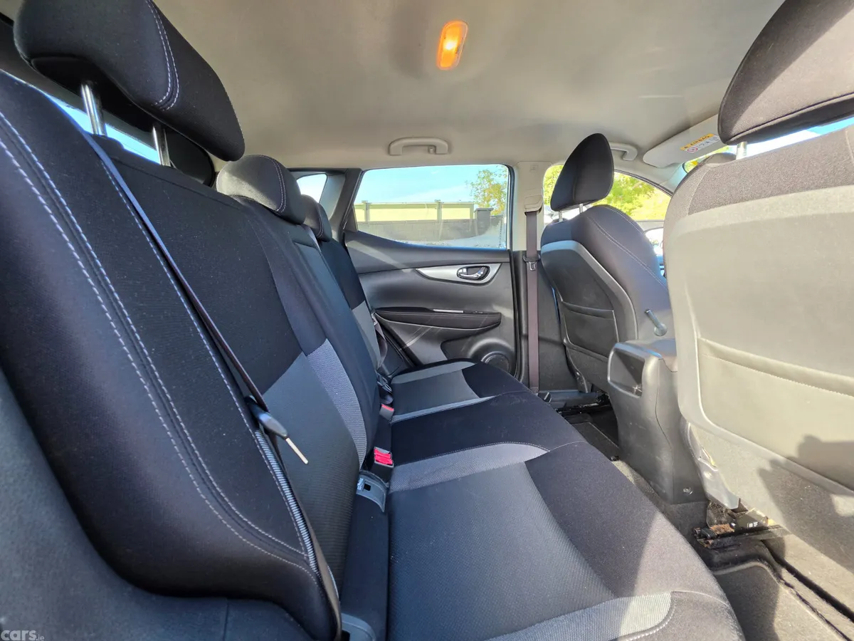 Nissan Qashqai SUV, Petrol, 2017, White