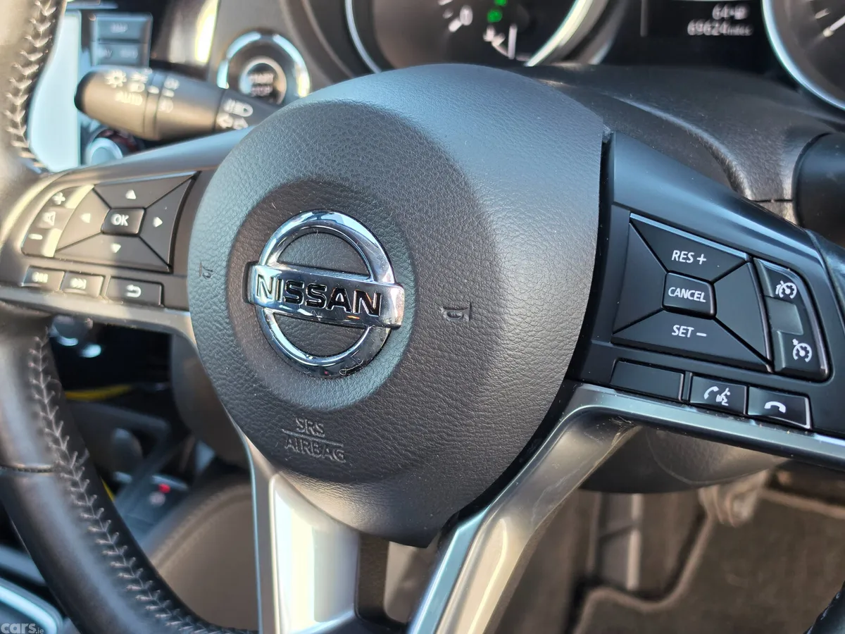 Nissan Qashqai SUV, Petrol, 2017, White