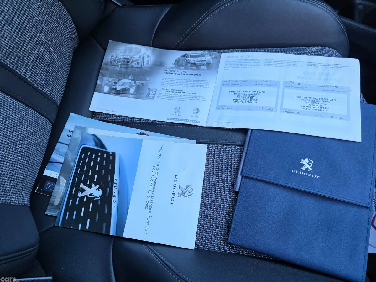 Peugeot 5008 MPV, Petrol, 2020, Grey