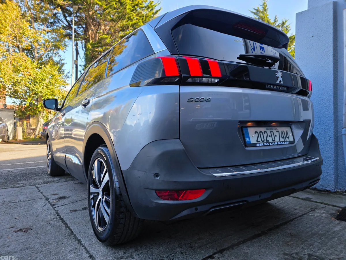 Peugeot 5008 MPV, Petrol, 2020, Grey