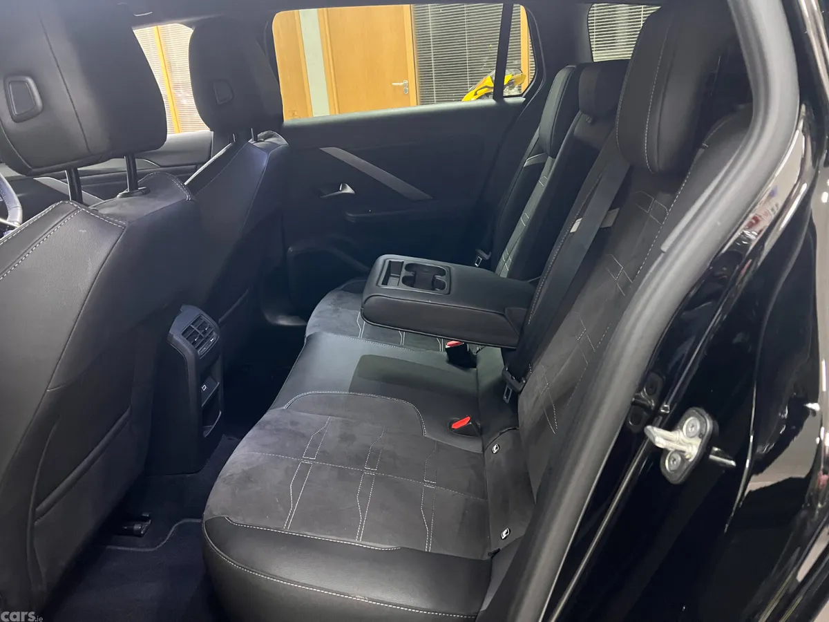 Opel Astra Hatchback, Petrol, 2025, Black