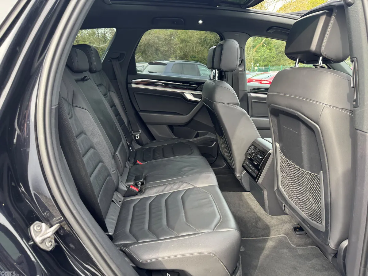 Volkswagen Touareg SUV, Diesel, 2021, Black