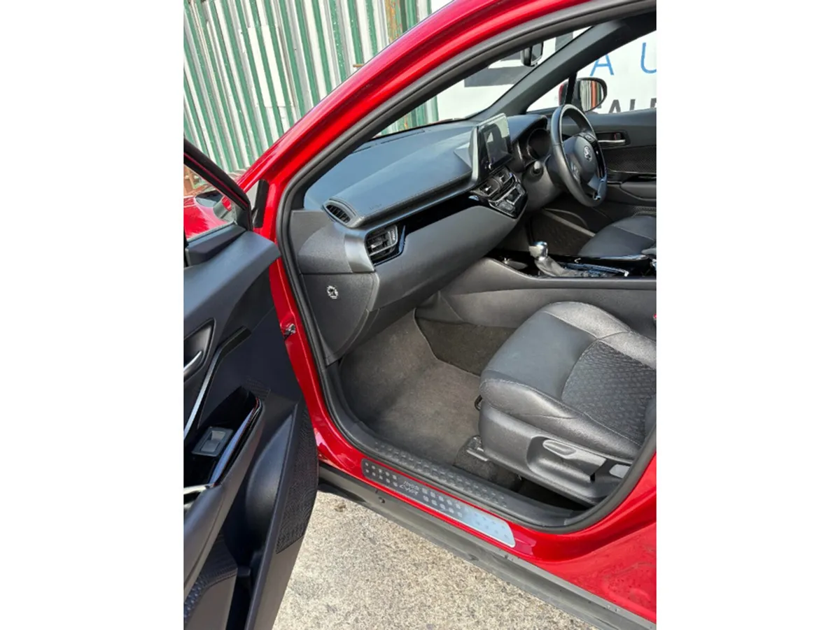 Toyota C-HR SUV, Petrol Hybrid, 2022, Red
