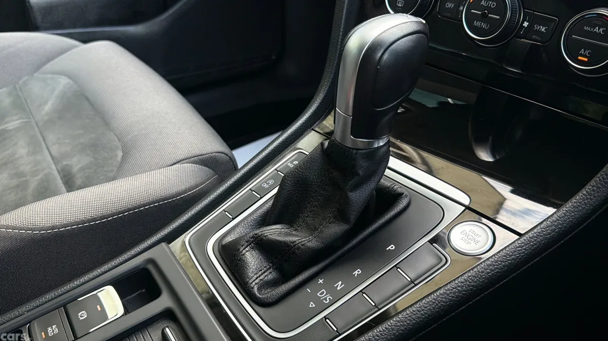 Volkswagen Golf Hatchback, Petrol, 2019, Blue