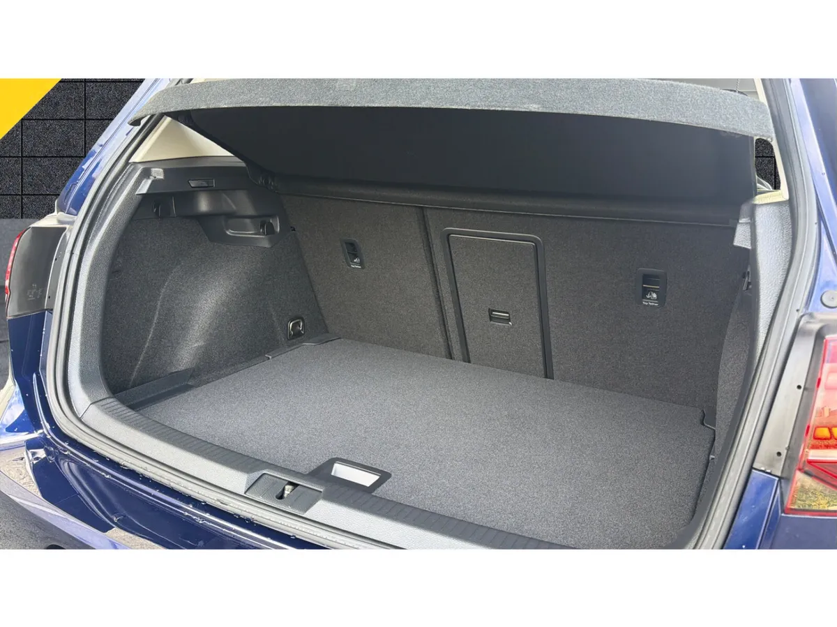 Volkswagen Golf Hatchback, Petrol, 2019, Blue
