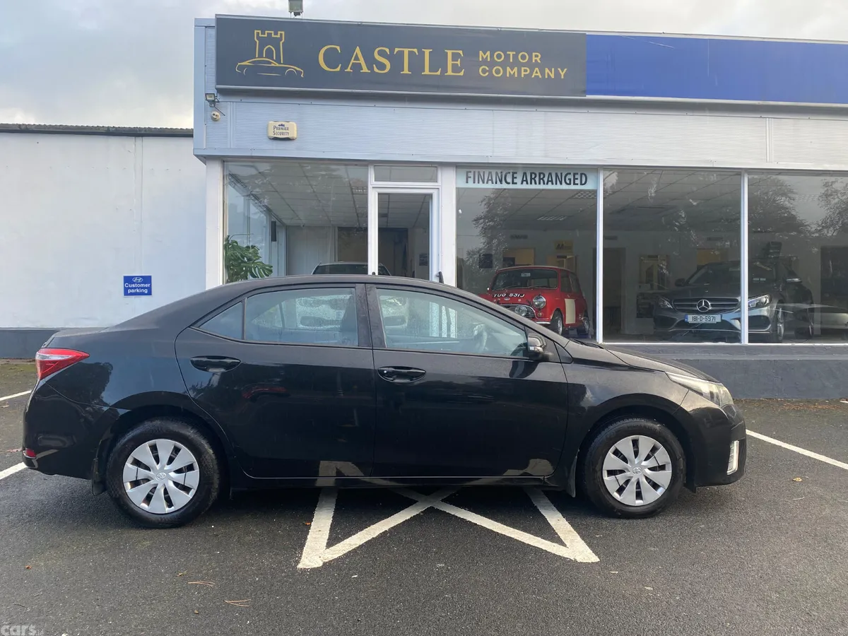 Toyota Corolla Saloon, Petrol, 2016, Black