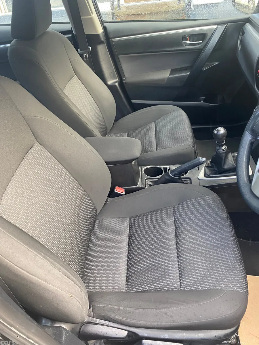 Toyota Corolla Saloon, Petrol, 2016, Black