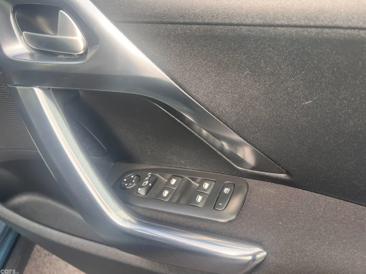 Peugeot 2008 SUV, Petrol, 2016, Green