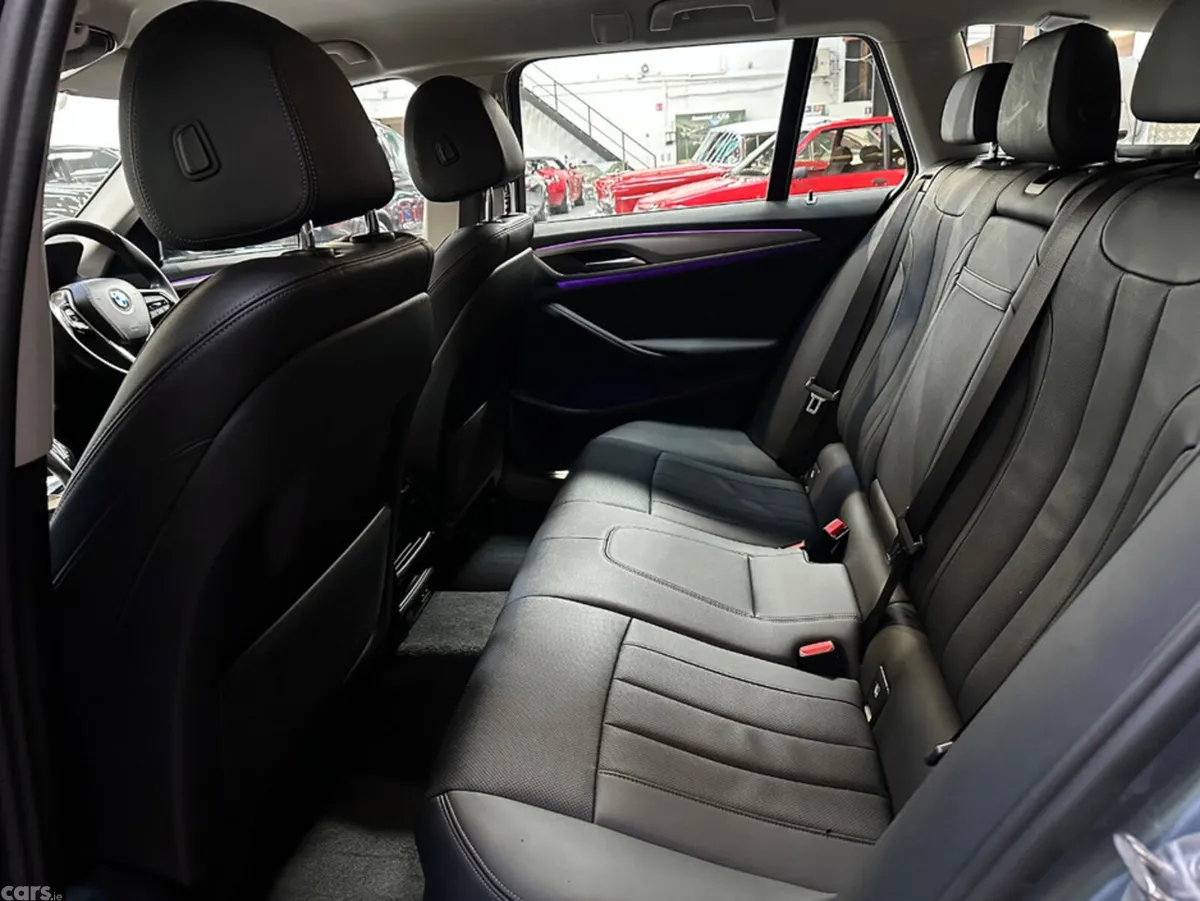 BMW 5-Series Estate, Petrol Plug-in Hybrid, 2022, Blue
