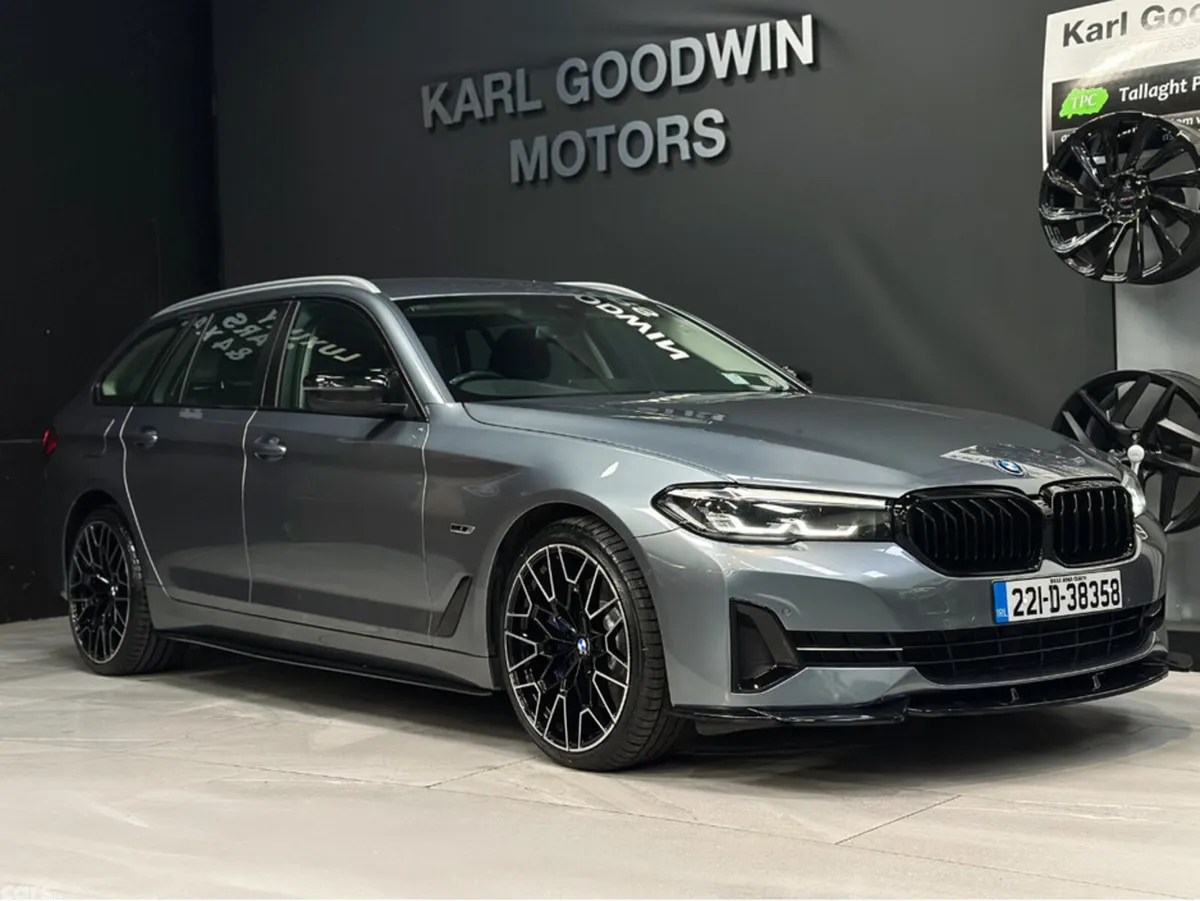 BMW 5-Series Estate, Petrol Plug-in Hybrid, 2022, Blue