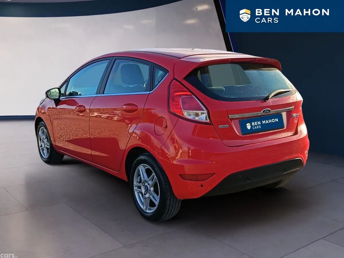 Ford Fiesta Hatchback, Petrol, 2013, Red