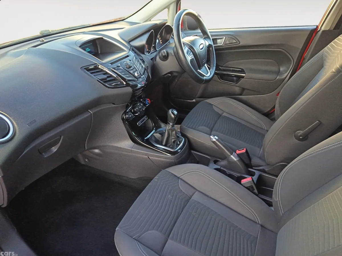 Ford Fiesta Hatchback, Petrol, 2013, Red
