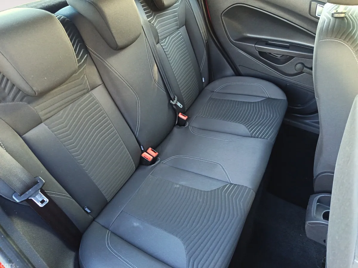 Ford Fiesta Hatchback, Petrol, 2013, Red