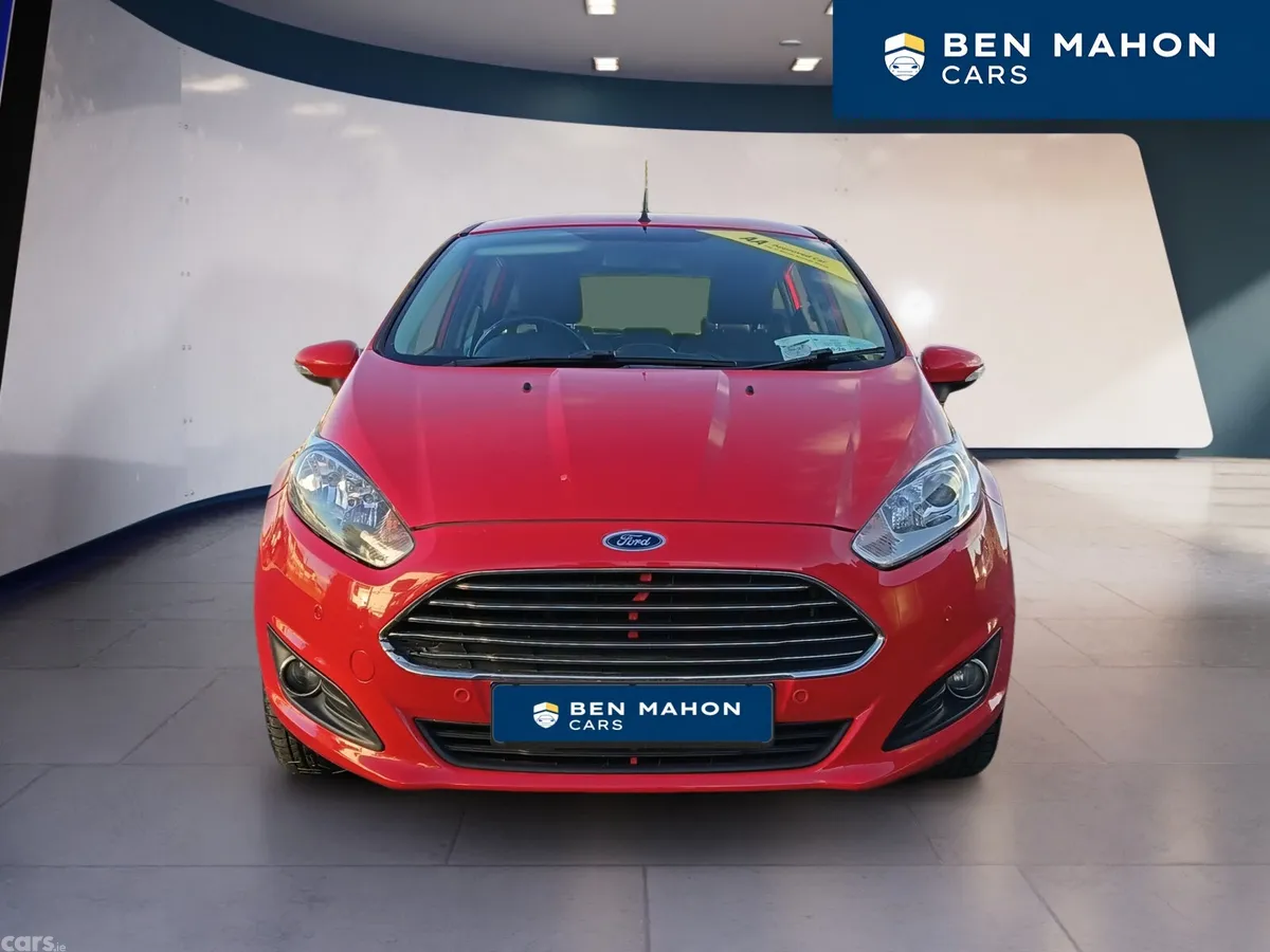 Ford Fiesta Hatchback, Petrol, 2013, Red