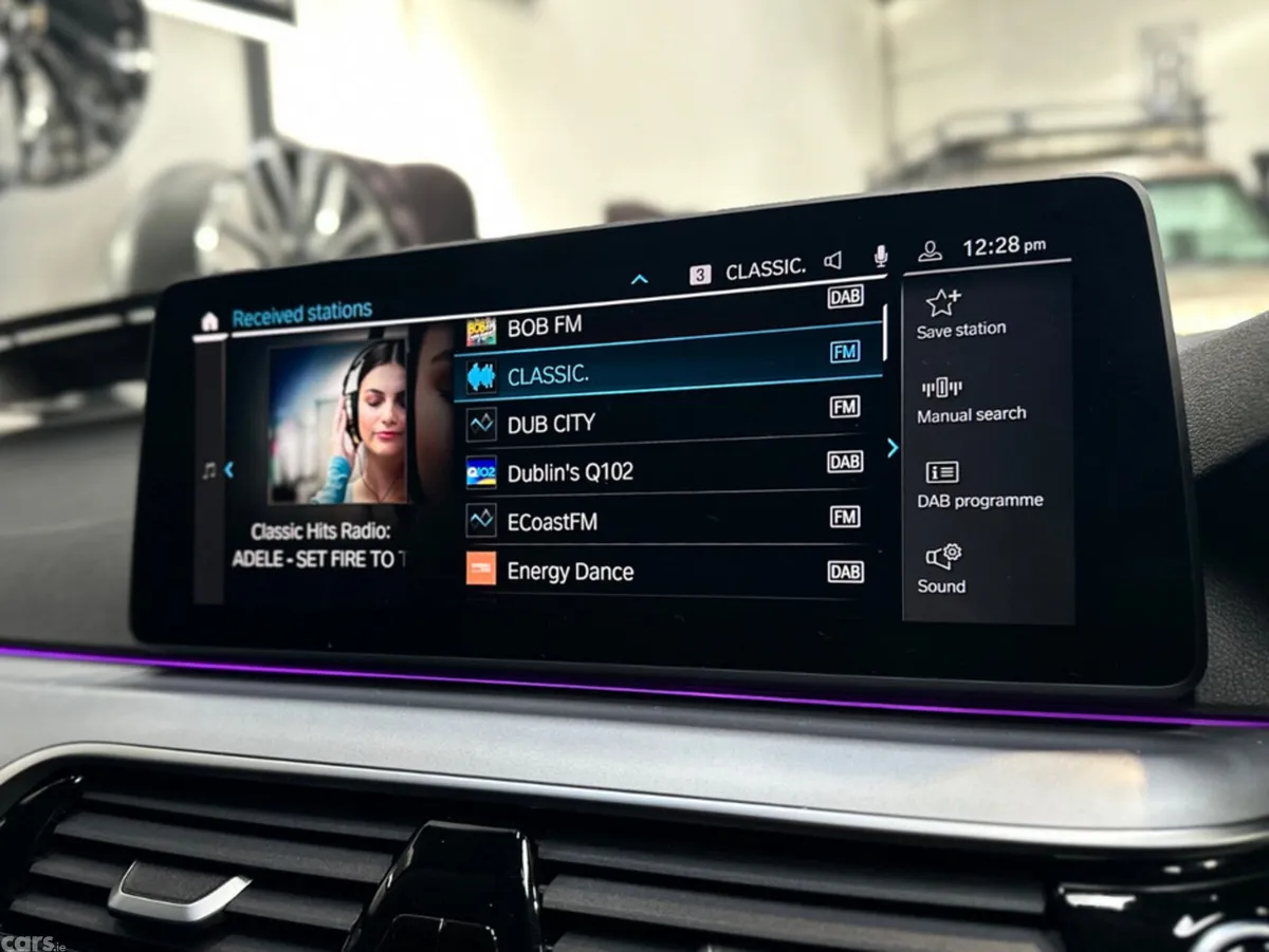 BMW 5-Series Estate, Petrol Plug-in Hybrid, 2022, Blue