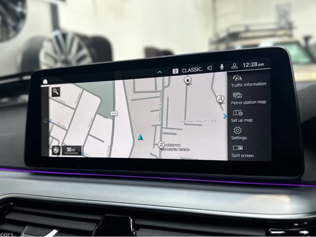 BMW 5-Series Estate, Petrol Plug-in Hybrid, 2022, Blue