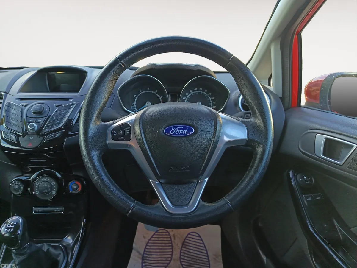 Ford Fiesta Hatchback, Petrol, 2013, Red