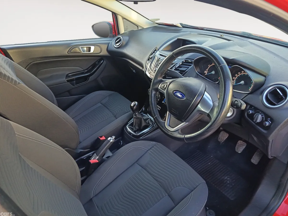 Ford Fiesta Hatchback, Petrol, 2013, Red