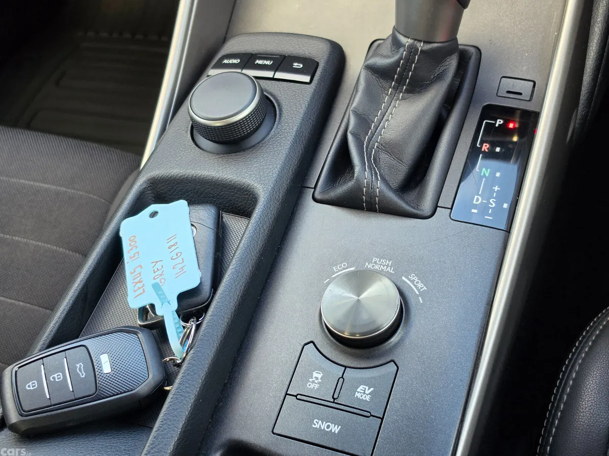 Lexus IS Saloon, Petrol Hybrid, 2014, Silver