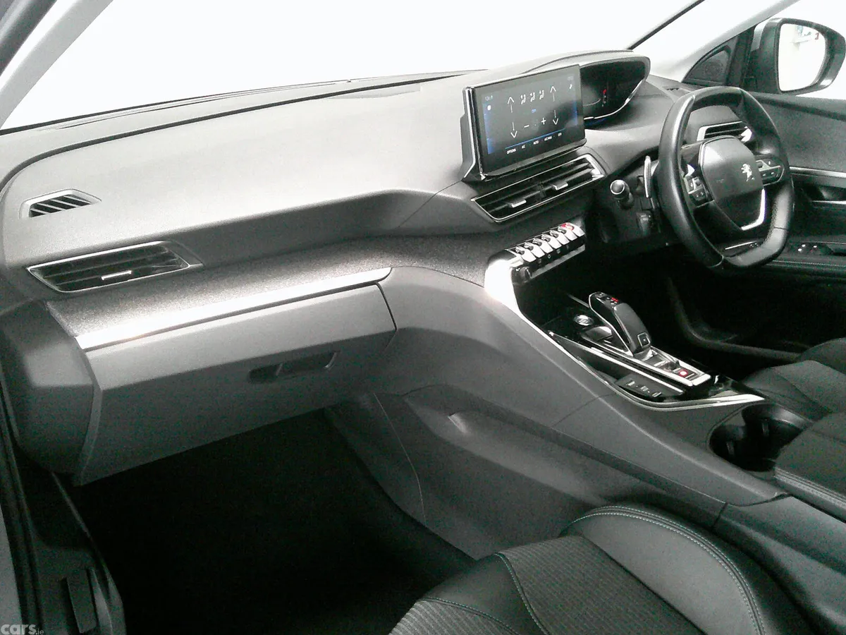 Peugeot 5008 SUV, Diesel, 2021, Grey