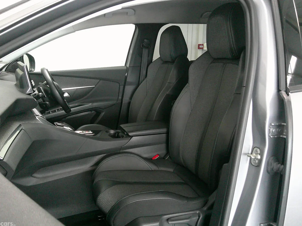 Peugeot 5008 SUV, Diesel, 2021, Grey