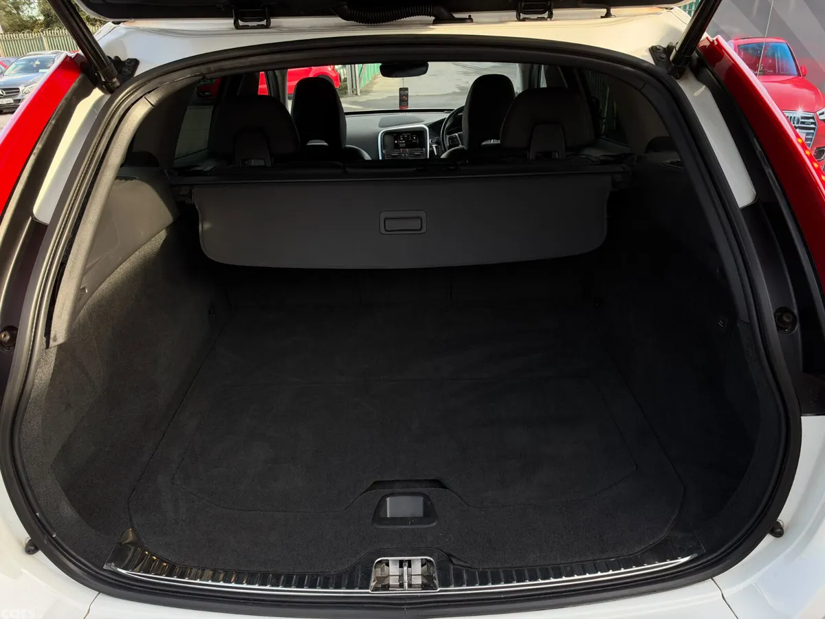 Volvo XC60 SUV, Diesel, 2015, White