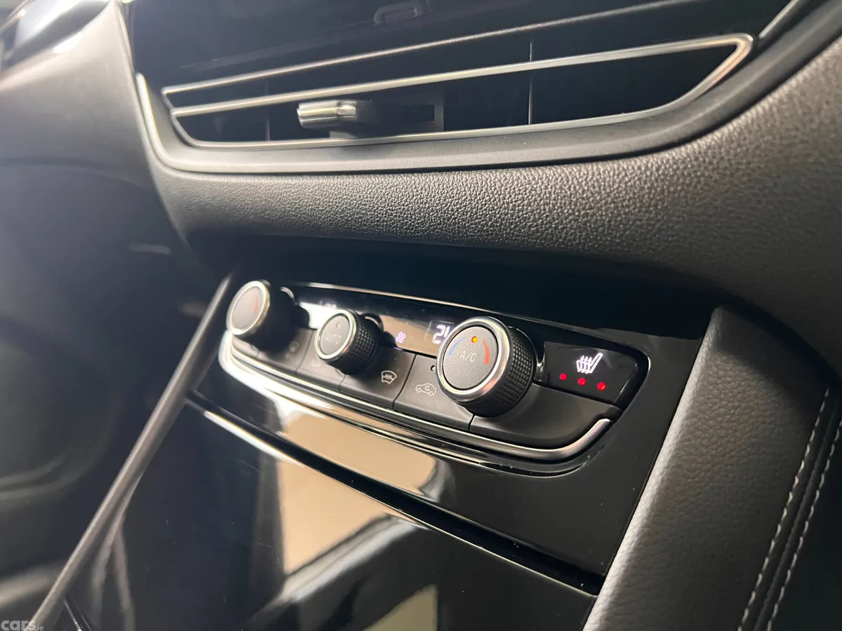 Opel Grandland X SUV, Petrol Plug-in Hybrid, 2024, White