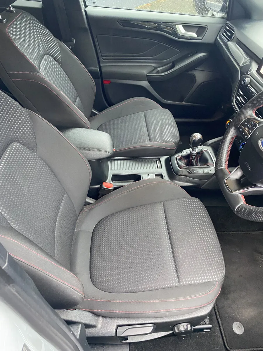 Ford Focus Hatchback, Diesel, 2020, White