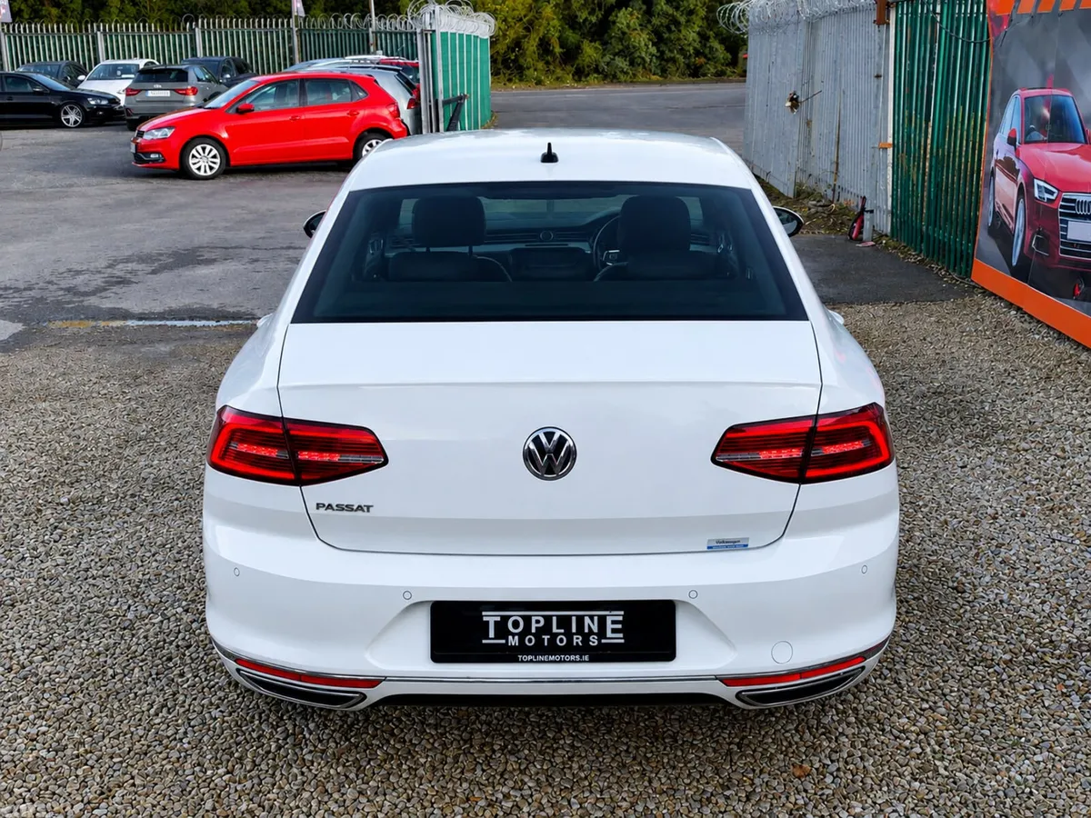 Volkswagen Passat Saloon, Petrol, 2018, White