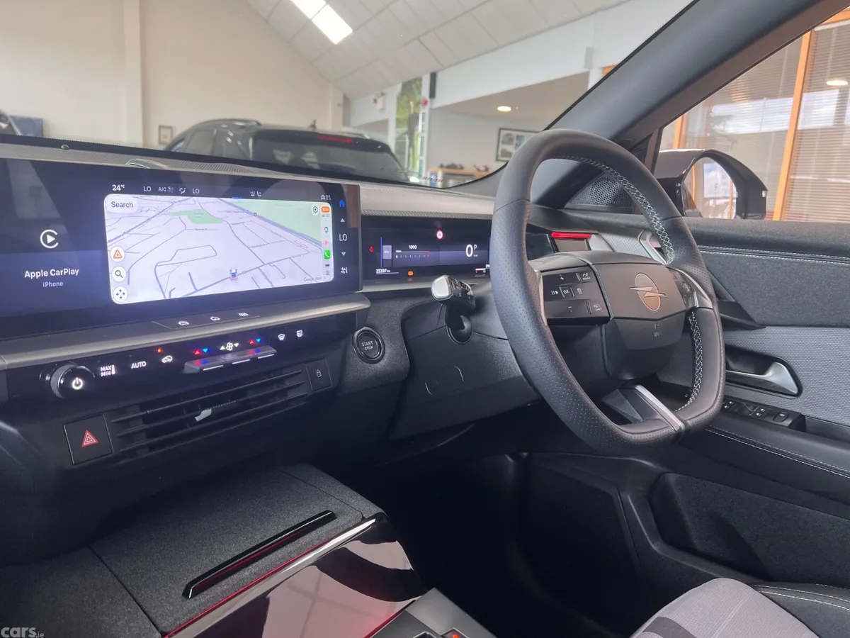 Opel Grandland SUV, Petrol Hybrid, 2025, Black