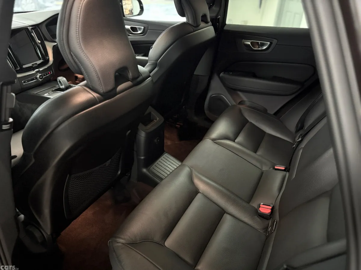 Volvo XC60 SUV, Petrol Hybrid, 2024, Grey