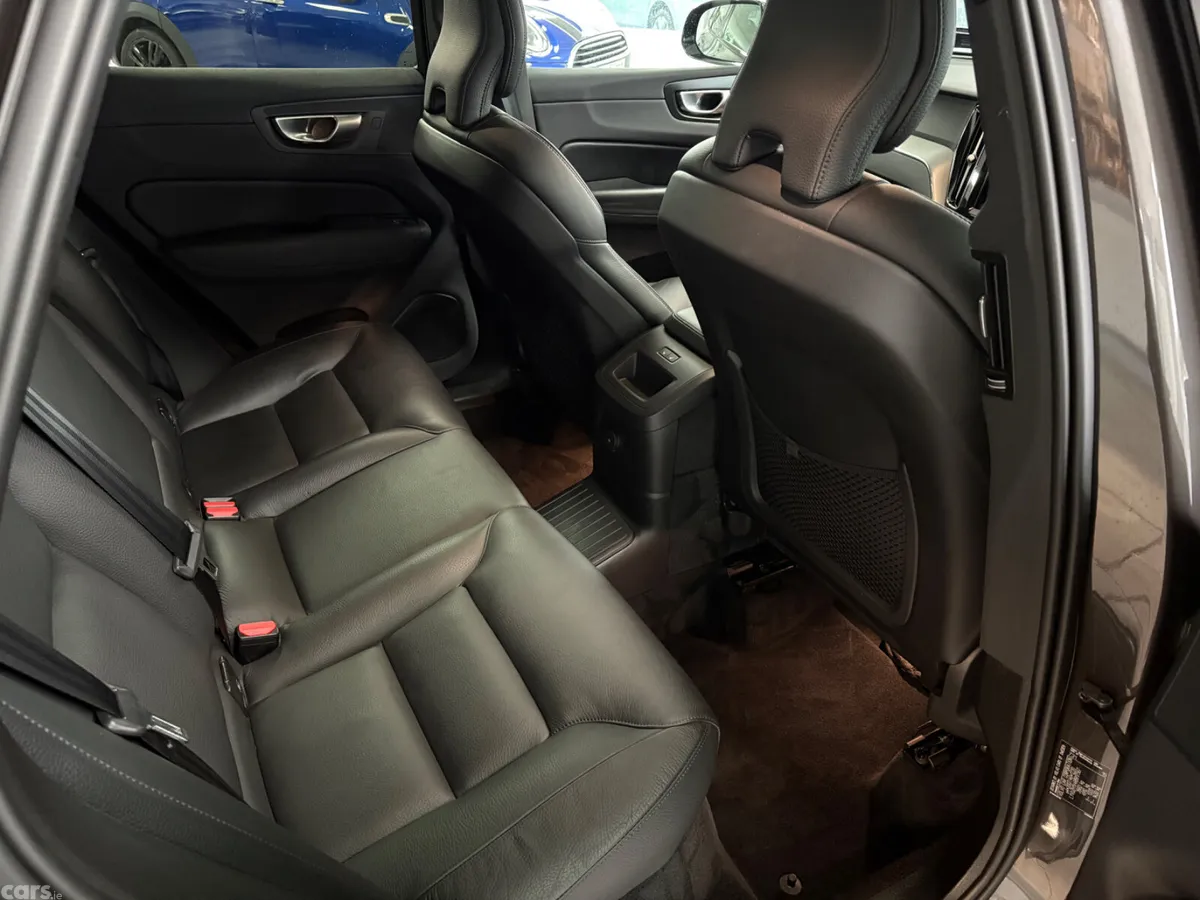 Volvo XC60 SUV, Petrol Hybrid, 2024, Grey