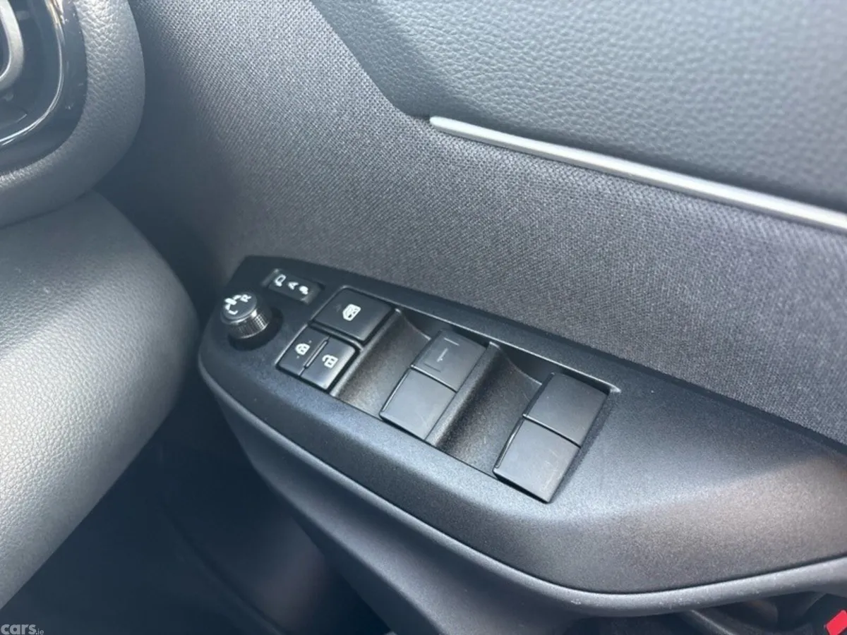 Toyota Yaris Cross Hatchback, Petrol Hybrid, 2026, Grey