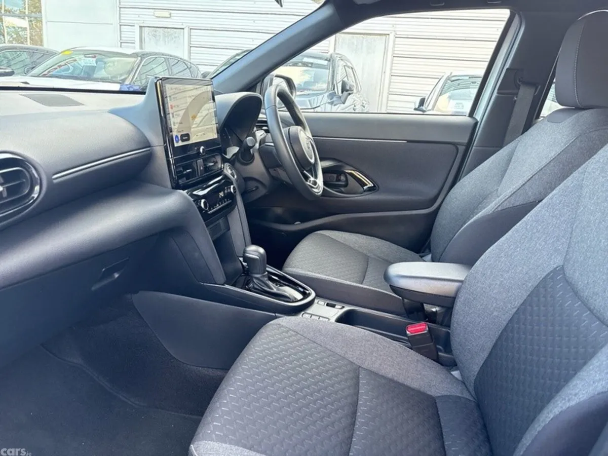 Toyota Yaris Cross Hatchback, Petrol Hybrid, 2026, Grey