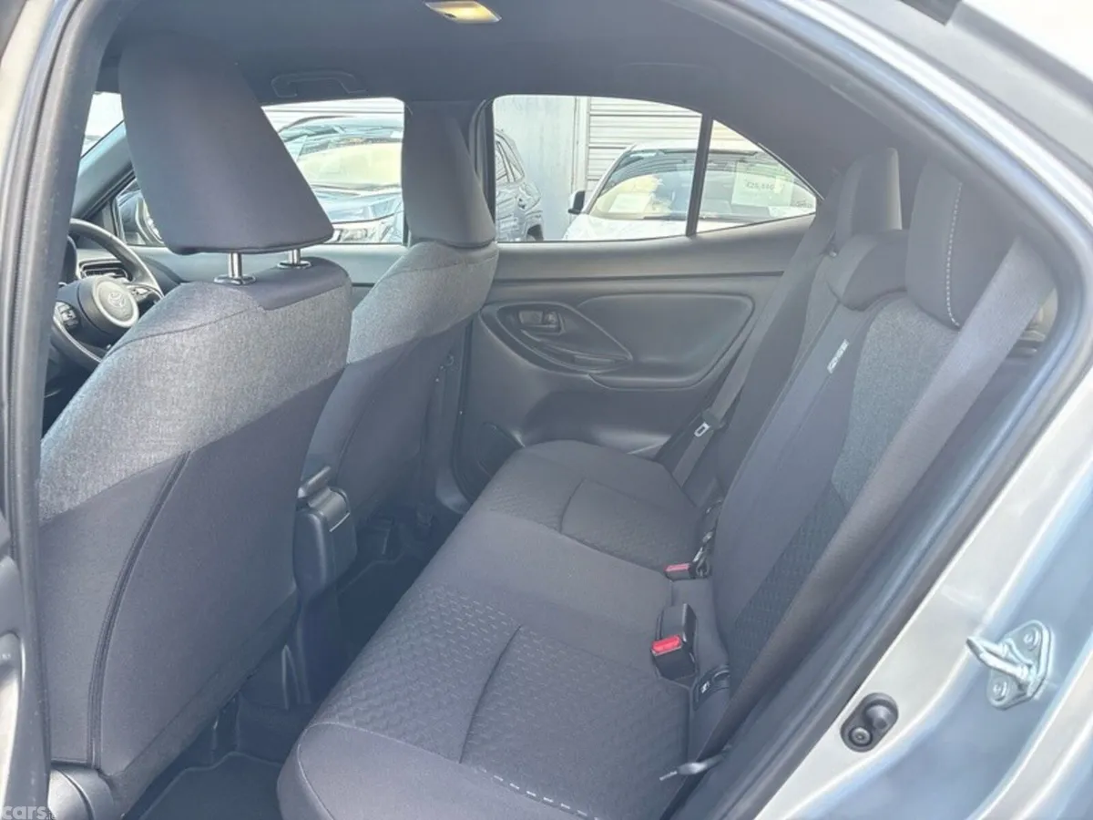 Toyota Yaris Cross Hatchback, Petrol Hybrid, 2026, Grey