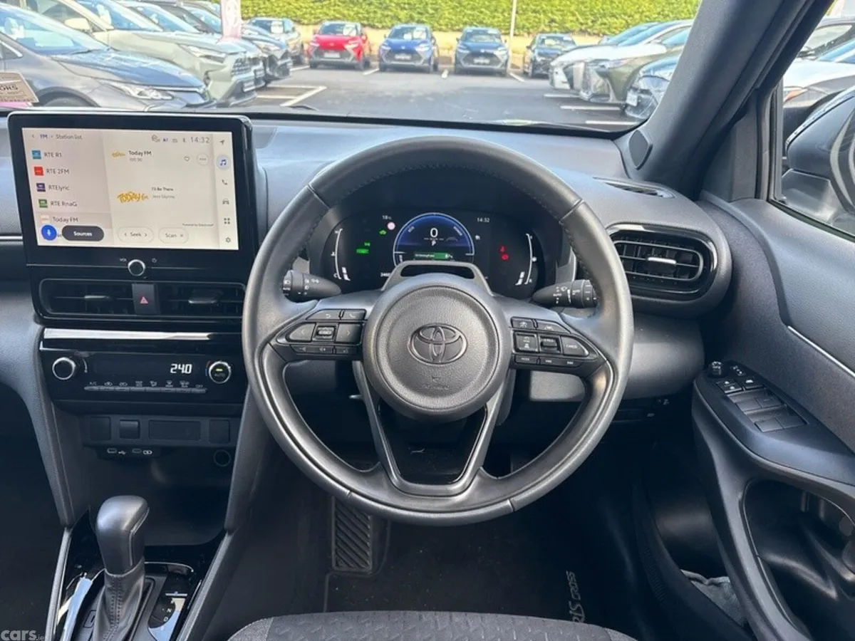 Toyota Yaris Cross Hatchback, Petrol Hybrid, 2026, Grey