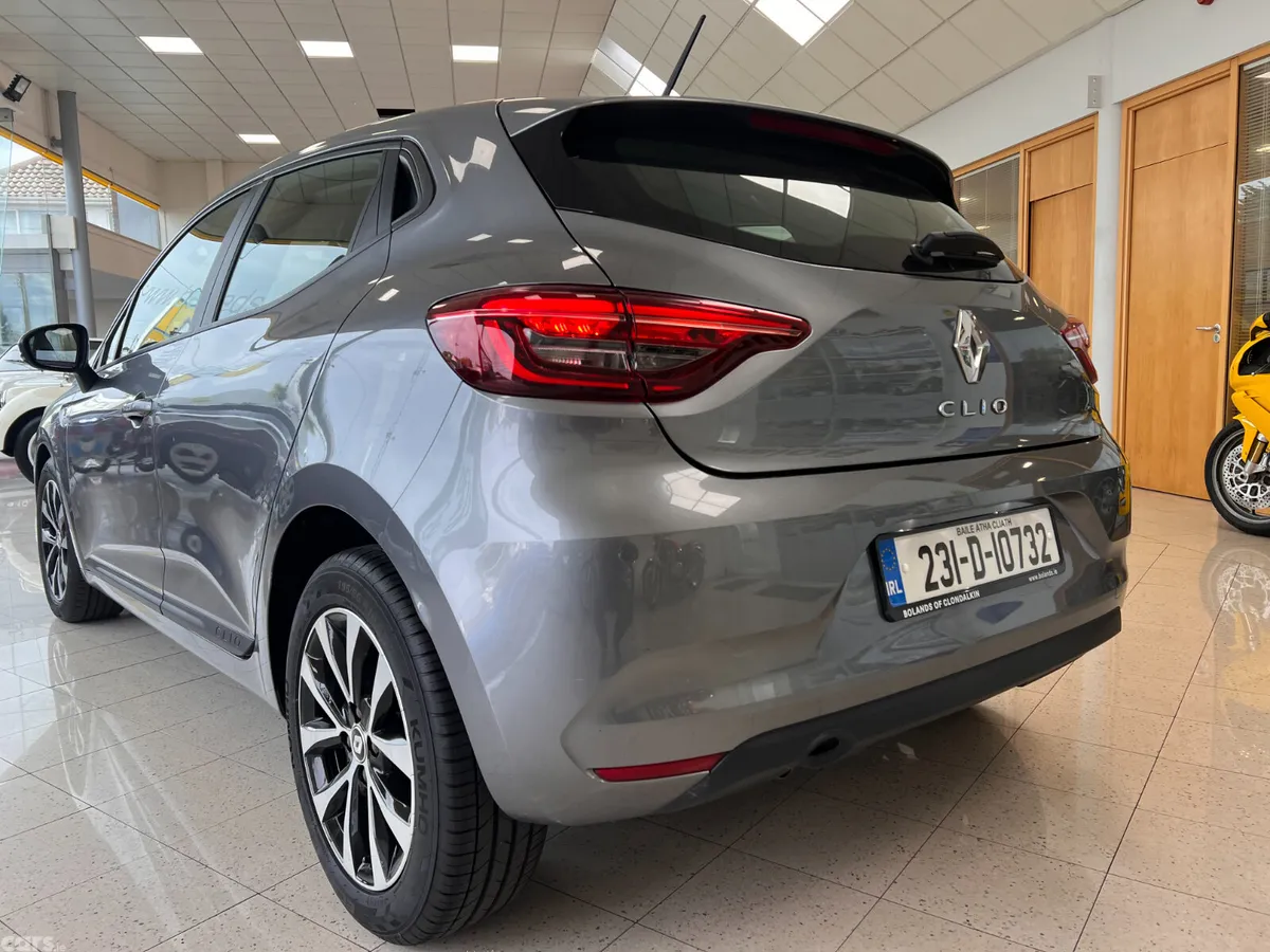 Renault Clio Hatchback, Petrol, 2023, Grey