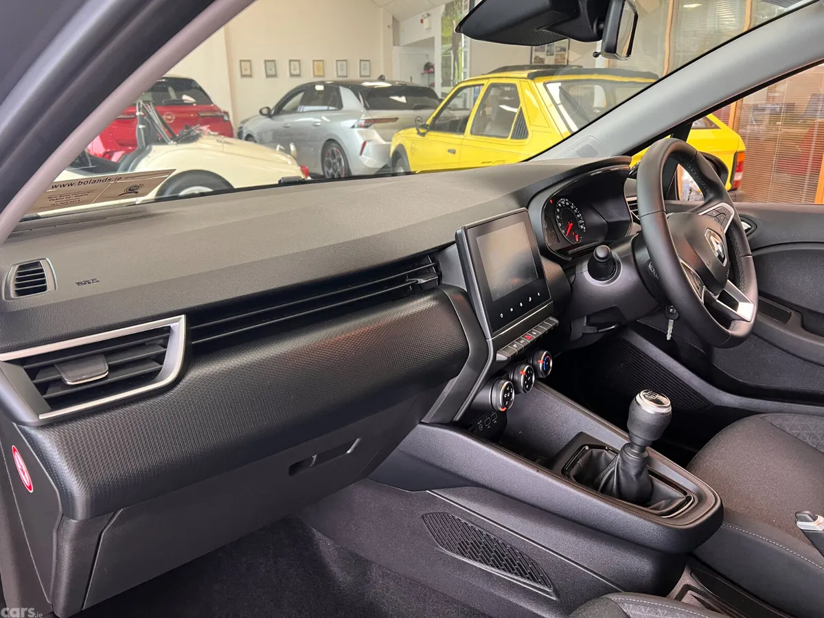 Renault Clio Hatchback, Petrol, 2023, Grey