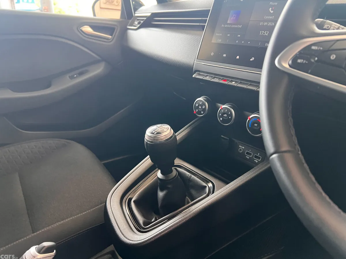 Renault Clio Hatchback, Petrol, 2023, Grey