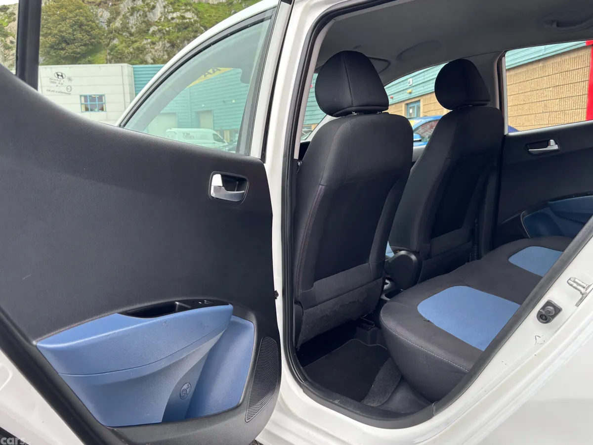 Hyundai i10 Hatchback, Petrol, 2015, White