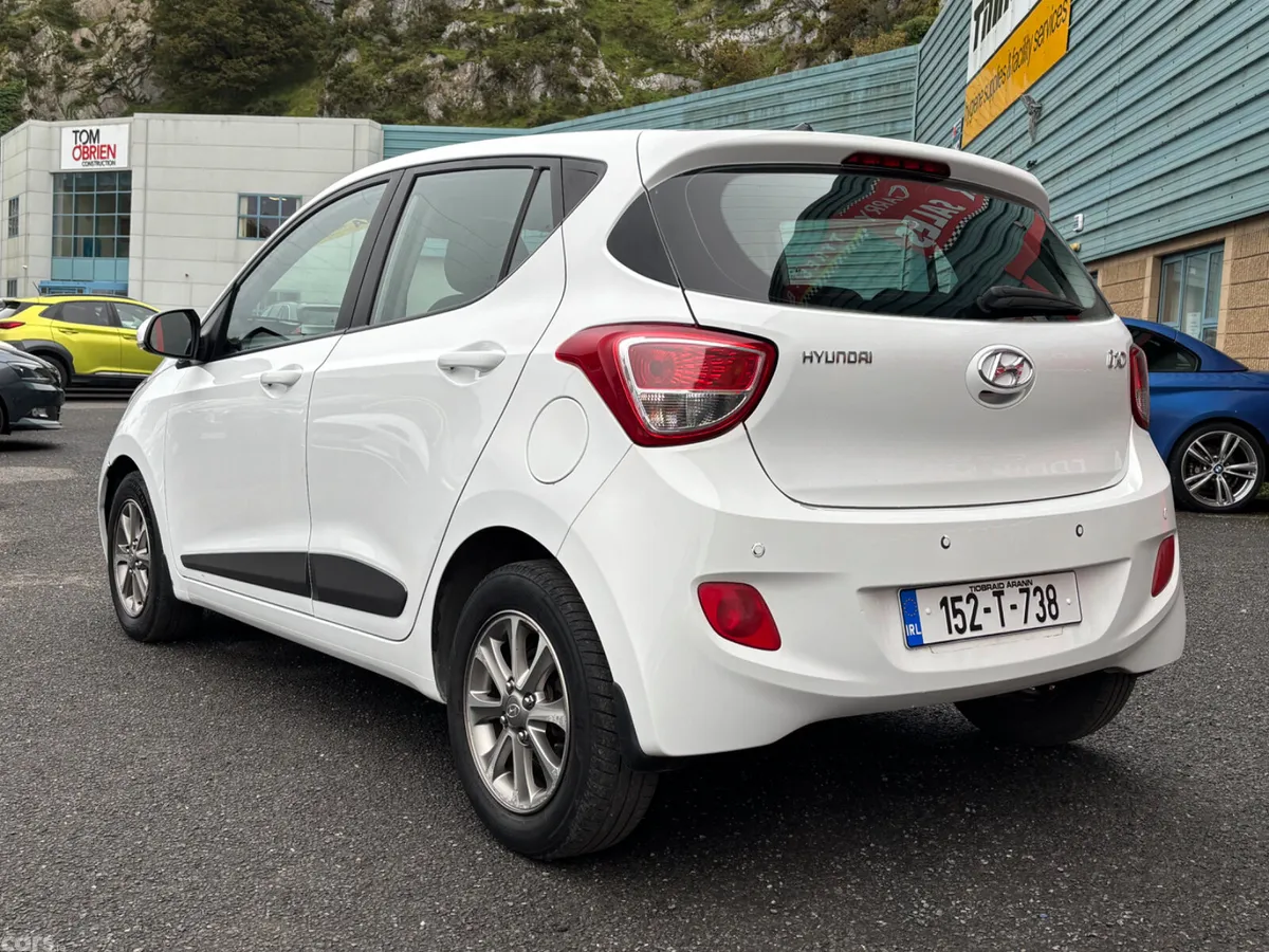 Hyundai i10 Hatchback, Petrol, 2015, White