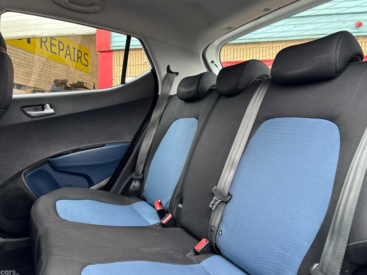 Hyundai i10 Hatchback, Petrol, 2015, White