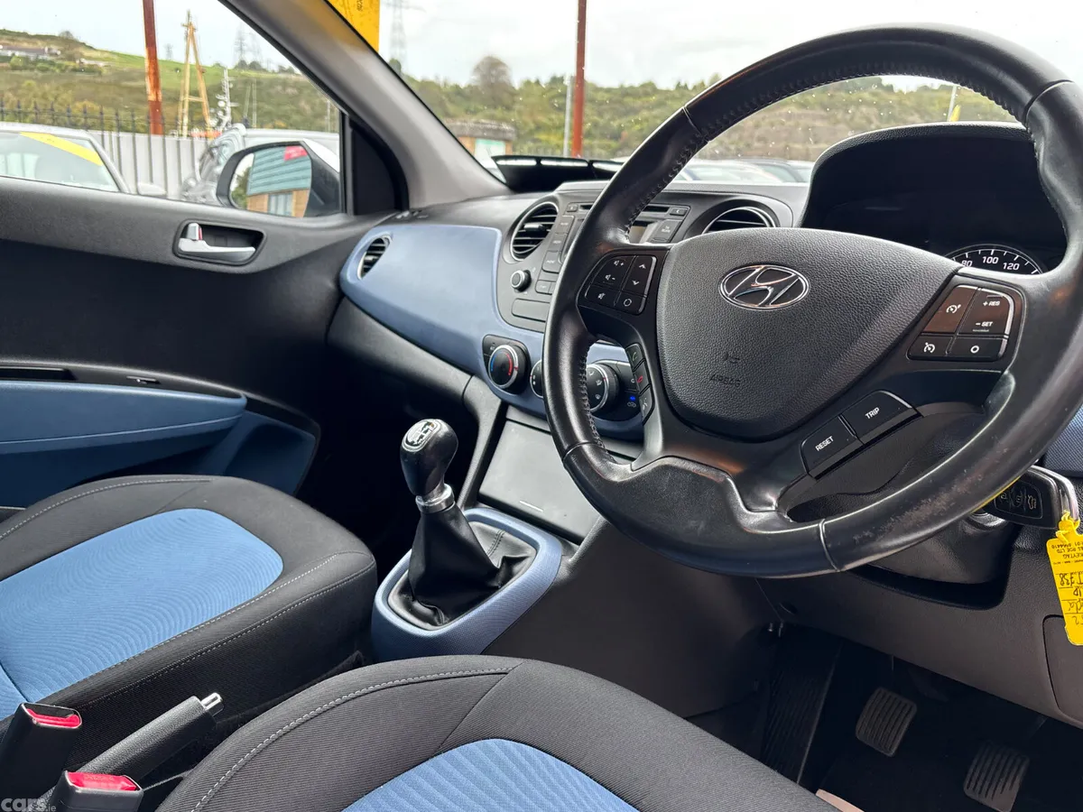 Hyundai i10 Hatchback, Petrol, 2015, White