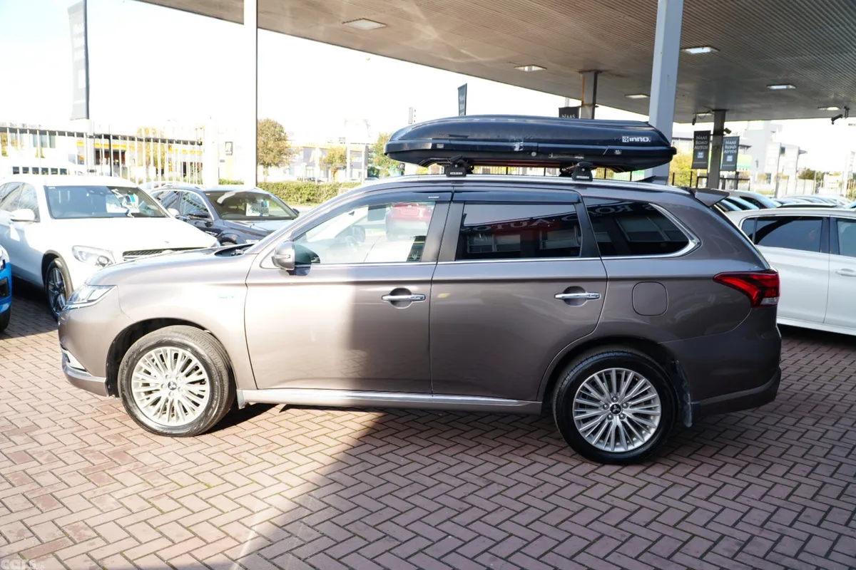 Mitsubishi Outlander SUV, Petrol Plug-in Hybrid, 2018, Brown