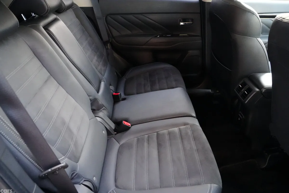 Mitsubishi Outlander SUV, Petrol Plug-in Hybrid, 2018, Brown
