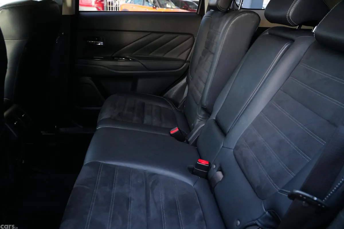 Mitsubishi Outlander SUV, Petrol Plug-in Hybrid, 2018, Brown